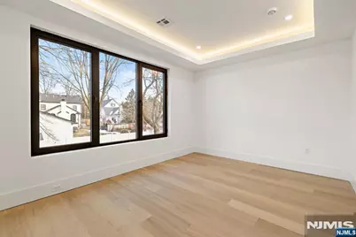 210 Hillcrest Drive, Paramus, NJ 07652 - Photo 19