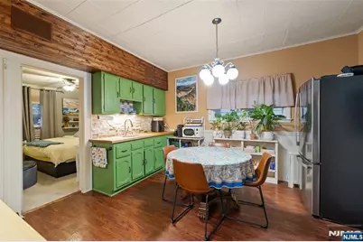 142 Knapp Avenue, Clifton, NJ 07011 - Photo 7