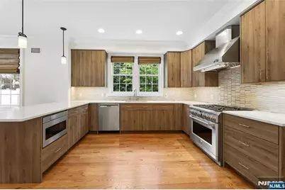 84 Woodmere Lane, Tenafly, NJ 07670 - Photo 13