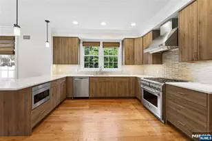 84 Woodmere Ln, Tenafly, NJ 07670 - Photo 13