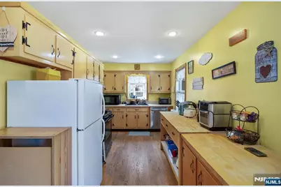 10-18 2nd Street, Fair Lawn, NJ 07410 - Photo 7