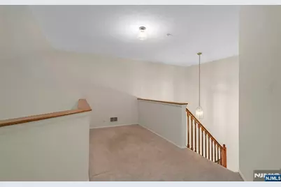 1121 Hyde Park Court, Mahwah, NJ 07430 - Photo 17