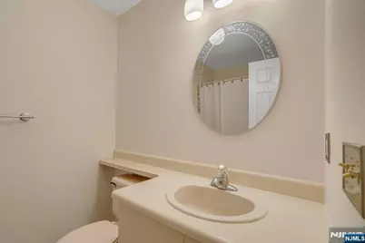 1121 Hyde Park Court, Mahwah, NJ 07430 - Photo 15