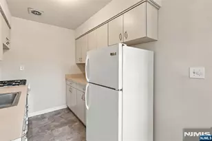 250 Rochelle Ave B-11, Rochelle Park Township, NJ 07662 - Photo 9