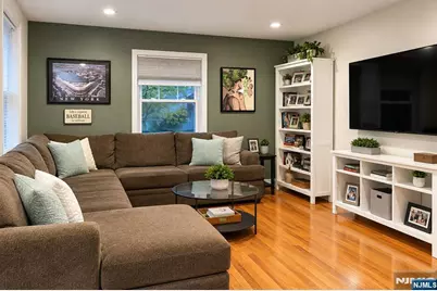 55 Samuel Avenue, Clifton, NJ 07013 - Photo 3