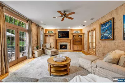 19 Mettowee Farms Court, Upper Saddle River, NJ 07458 - Photo 15