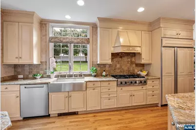 19 Mettowee Farms Court, Upper Saddle River, NJ 07458 - Photo 11