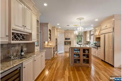 19 Mettowee Farms Court, Upper Saddle River, NJ 07458 - Photo 9