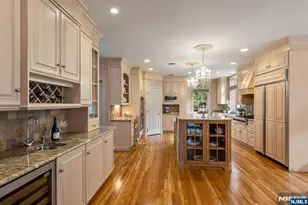 19 Mettowee Farms Ct, Upper Saddle River, NJ 07458 - Photo 9