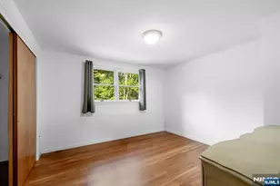 30 Smithfield Rd, Waldwick, NJ 07463 - Photo 9
