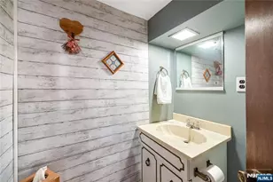 81 W Gouverneur Ave, Rutherford, NJ 07070 - Photo 27