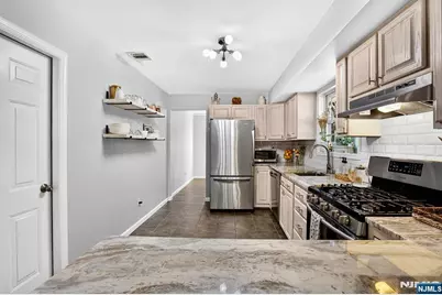4 Star Lake Road E #E, Bloomingdale, NJ 07403 - Photo 17