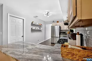 4 Star Lake Road E, Bloomingdale, NJ 07403 - Photo 9
