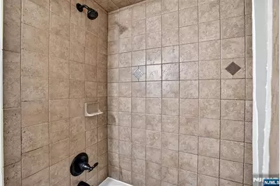 4 Star Lake Road E #E, Bloomingdale, NJ 07403 - Photo 25