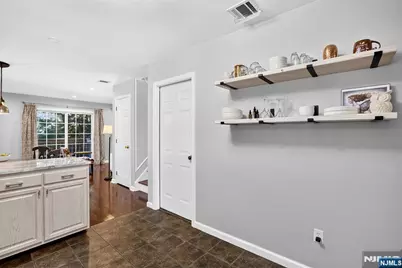 4 Star Lake Road E #E, Bloomingdale, NJ 07403 - Photo 7