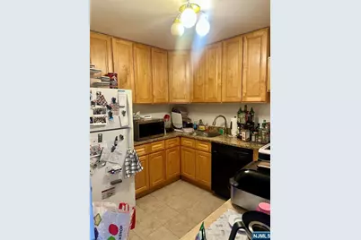 2100 Linwood Avenue 3F #3F, Fort Lee, NJ 07024 - Photo 5