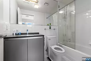 18 Vela Way, Edgewater, NJ 07020 - Photo 7