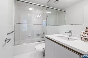 18 Vela Way, Edgewater, NJ 07020 - Photo 25