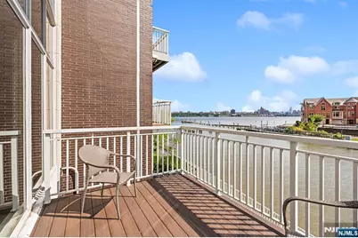 18 Vela Way, Edgewater, NJ 07020 - Photo 9