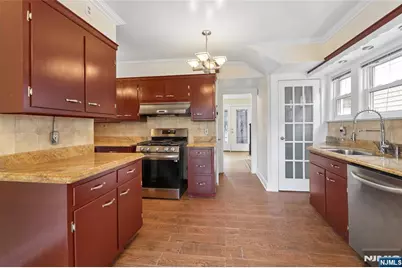 185 Larch Avenue, Teaneck Township, NJ 07666 - Photo 11