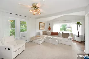 45 Hill St, Midland Park, NJ 07432 - Photo 17
