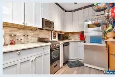 185 E Palisade Avenue D6B #D6B, Englewood, NJ 07631 - Photo 5