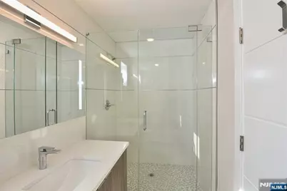 6105 Park Avenue 2 #2, West New York, NJ 07093 - Photo 11