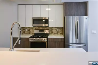 6105 Park Avenue 2 #2, West New York, NJ 07093 - Photo 3