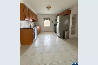 39 Lawrence Avenue, Lodi, NJ 07644 - Photo 3