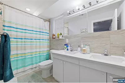 574 S 11th Street, Newark, NJ 07103 - Photo 25