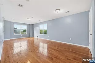 574 S 11th St, Newark, NJ 07103 - Photo 5