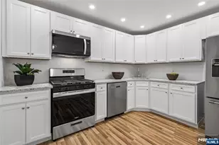 26 Seton Hall Dr 514, Newark, NJ 07103 - Photo 9