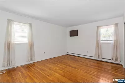 164 Page Street, Elmwood Park, NJ 07407 - Photo 29