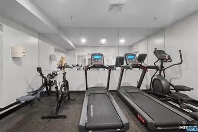 100 Crown Court 461 #461, Edgewater, NJ 07020 - Photo 33