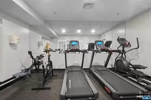 100 Crown Ct 461, Edgewater, NJ 07020 - Photo 33