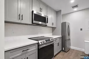 100 Crown Ct 461, Edgewater, NJ 07020 - Photo 13