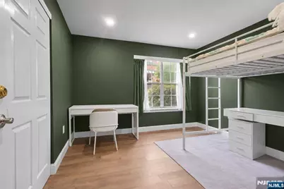 100 Crown Court 461 #461, Edgewater, NJ 07020 - Photo 23