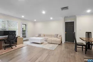 100 Crown Ct 461, Edgewater, NJ 07020 - Photo 3