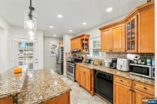 24 Helen St, Little Ferry, NJ 07643 - Photo 9