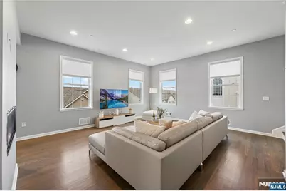 289 Bradley Drive, Wood Ridge, NJ 07075 - Photo 11