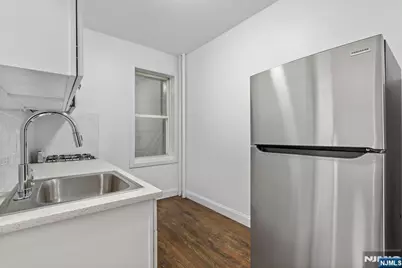 137 Kensington Avenue 504 #504, Jersey City, NJ 07304 - Photo 5