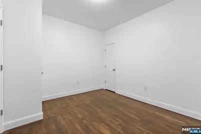 137 Kensington Avenue 504 #504, Jersey City, NJ 07304 - Photo 9
