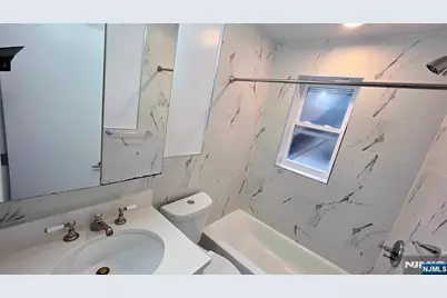 292 Stuyvesant Avenue 290 #290, Lyndhurst Township, NJ 07071 - Photo 9