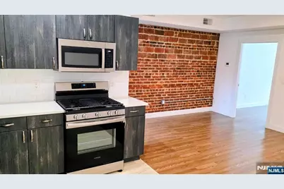 292 Stuyvesant Avenue 290 #290, Lyndhurst Township, NJ 07071 - Photo 5