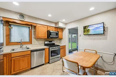 46 Standish Road, Hillsdale, NJ 07642 - Photo 19