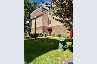 132 Cannella Way 132 #132, Riverdale, NJ 07457 - Photo 3