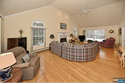 513 Lydia Lane, Wyckoff Township, NJ 07481 - Photo 9