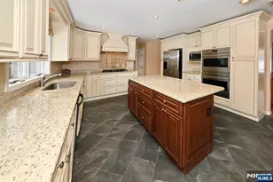 513 Lydia Ln, Wyckoff Township, NJ 07481 - Photo 11
