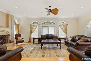1 Dimmig Ct, Upper Saddle River, NJ 07458 - Photo 9