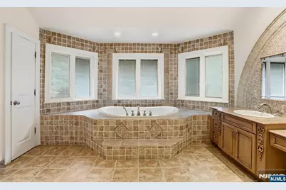 1 Dimmig Court, Upper Saddle River, NJ 07458 - Photo 21